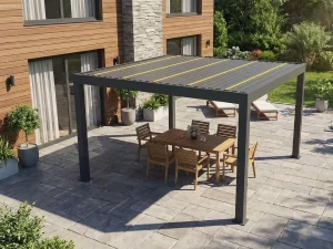 Freistehende Pergola mit grauem Lamellendach